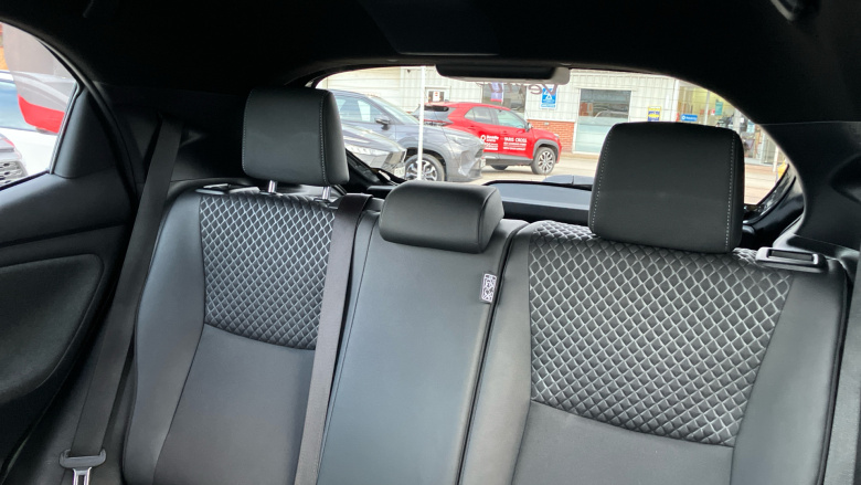 Toyota Yaris 1.5 Hybrid Dynamic 5dr CVT Hybrid Hatchback